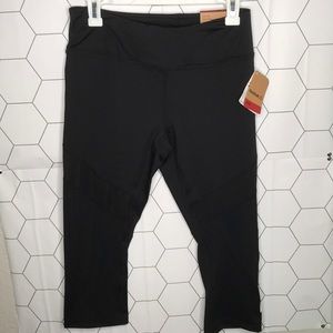 NWT ☀️ Reebok Capri Leggings